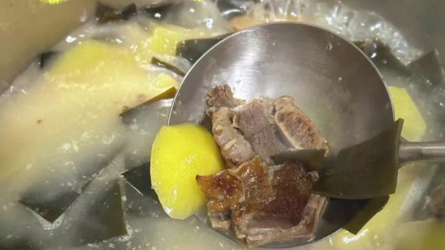 腊排骨海带汤做法的做法