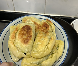 今日午餐韭菜盒子的做法