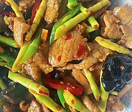 笋尖炒肉的做法
