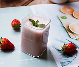 草莓奶昔的做法