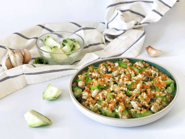 珠蚝蒸胜瓜的做法