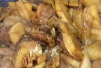 #葱伴侣豆瓣酱能蘸善炒#红烧肉烧春笋、春天就应该吃些应季果蔬的做法