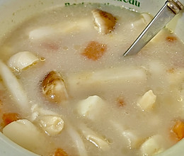 鲫鱼菌菇豆腐汤的做法