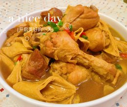 孩子们的周末大餐～家常排骨炖鸡腿的做法