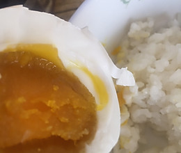 流油儿咸鹅蛋 家庭腌制方法 既干净卫生又可口下饭的做法