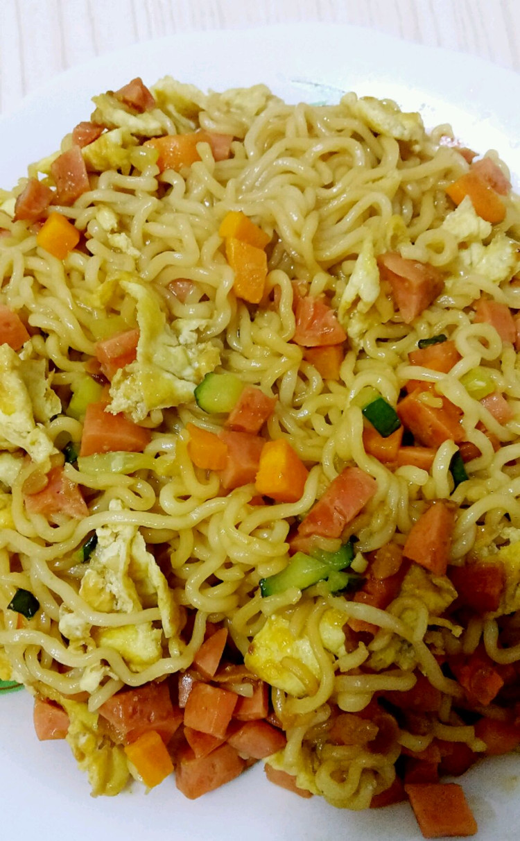 超级好吃的炒方便面（>؂<）♡的做法