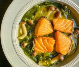 海带菌菇三文鱼汤的做法