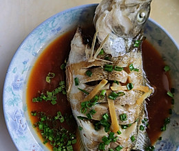 葱油鲈鱼的做法