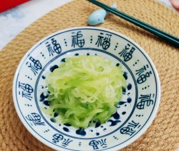 葱油拌莴笋丝的做法