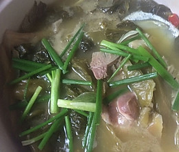 砂锅酸菜鱼头的做法
