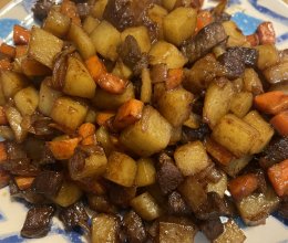 土豆胡萝卜炖牛肉粒的做法