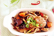 杂菌鸡腿煲的做法