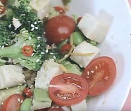 素食豆腐糙米沙拉的做法