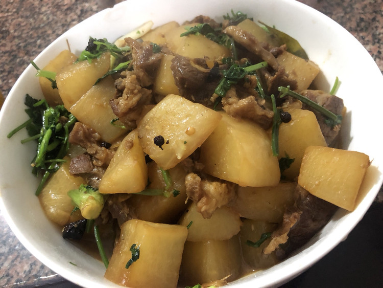 羊肉闷萝卜的做法