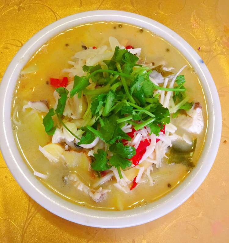 傣味酸笋鱼的做法