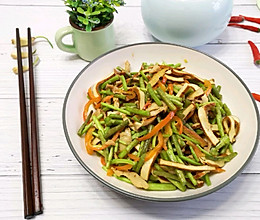 芦蒿炒香干肉丝#精品菜谱挑战赛#的做法