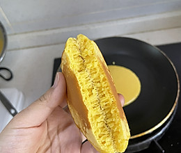 奶香玉米面饼的做法