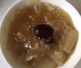 冰糖雪梨银耳红枣汤的做法