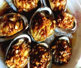 #年夜饭菜谱#蒜蓉粉丝蒸鲍鱼的做法