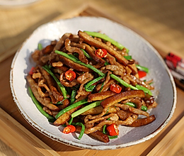 青蒜炒豆干肉丝的做法