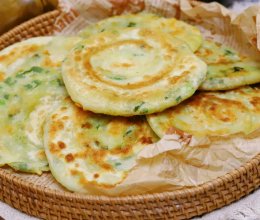 #春日养生局#葱油饼的做法