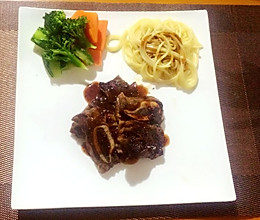 煎牛仔骨的做法