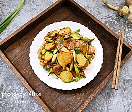 青蒜茨菇片炒咸肉#网红美食我来做#的做法
