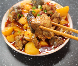 土豆烧鸡的做法