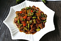 杭椒毛豆米小炒肉的做法