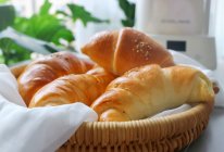 酸奶牛角包的做法