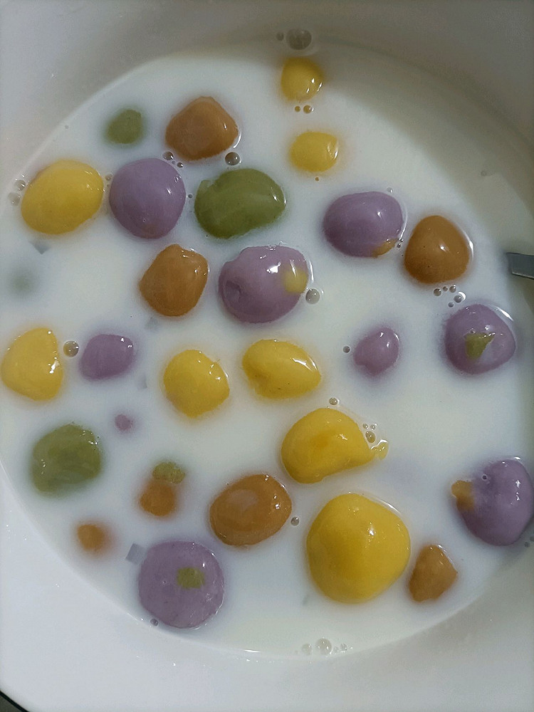 七彩芋圆的做法