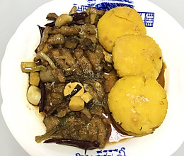 鱼锅饼子的做法