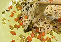 今天吃什么 酸菜拌米粉 鲜滑爽口的做法