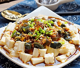 皮蛋豆腐的做法