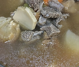 青红萝卜炖牛腩的做法