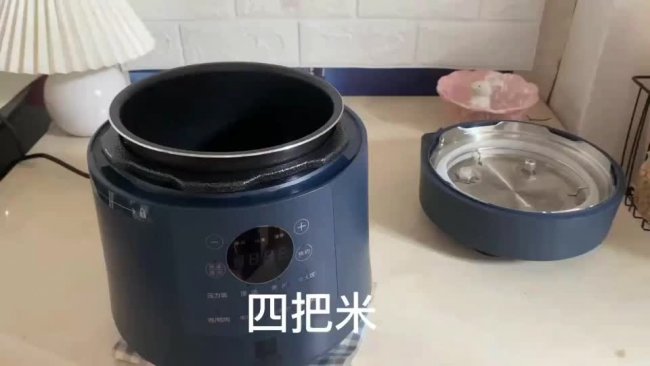 皮蛋瘦肉粥的做法