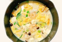 虾仁菌菇豆腐汤，鲜掉眉毛的好喝 #一蔬一饭皆告白#的做法