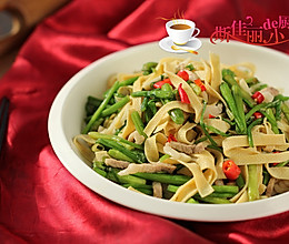 水芹菜千张炒肉丝#樱花味道#的做法