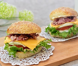 猪柳蛋汉堡（附汉堡包中种做法）#急速早餐#的做法