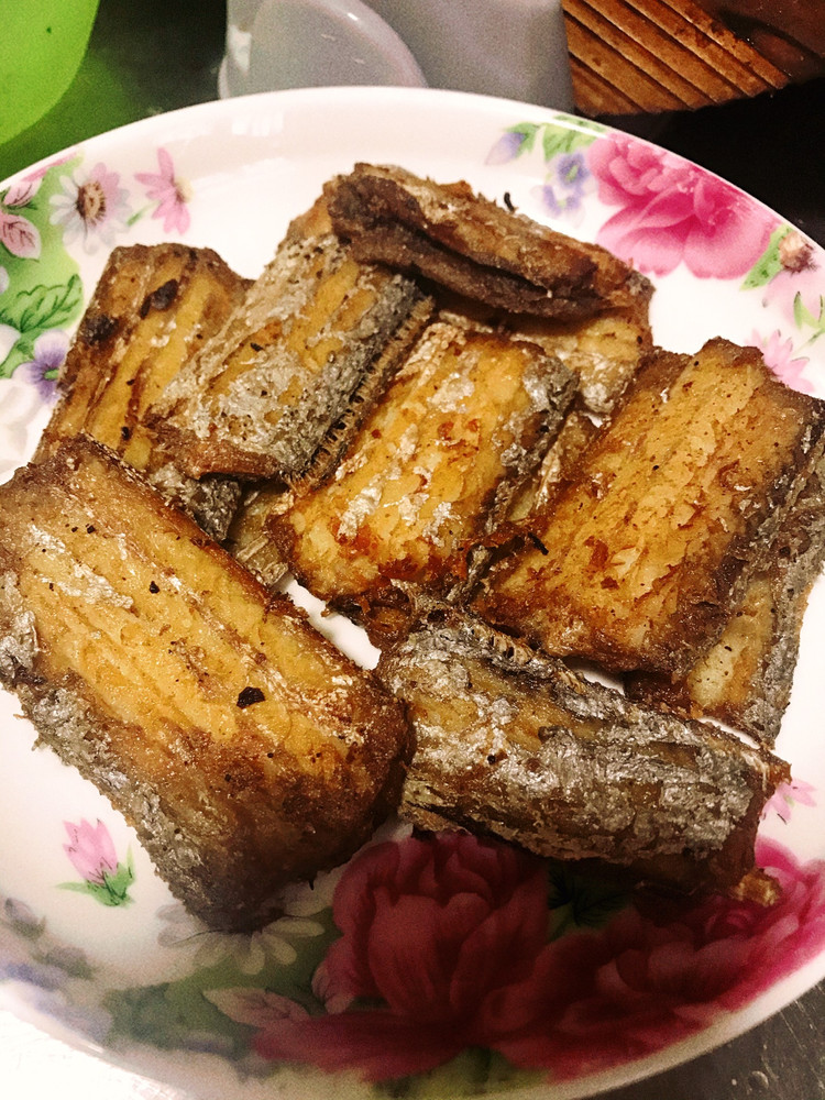炸刀鱼（带鱼）的做法