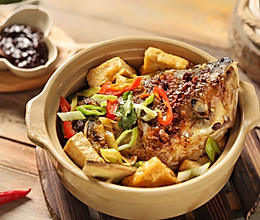 砂锅鱼头豆腐煲的做法