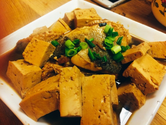 豆腐炖鱼的做法