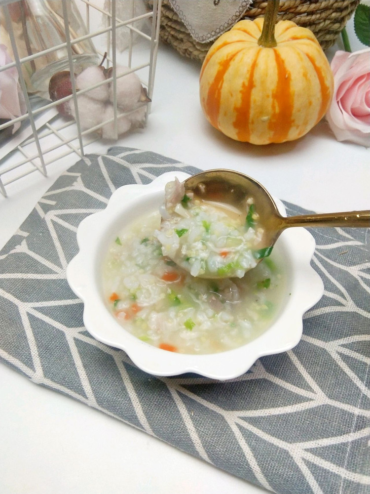 新一轮的流感来袭，赶紧试试这个可以抑制病毒的排骨生菜粥的做法