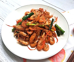 油爆小河虾的做法