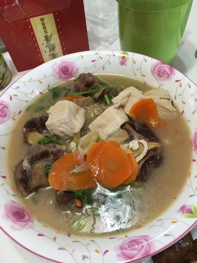 炖牛尾的做法