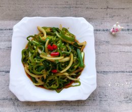 凉拌青椒的做法