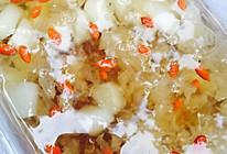 雪燕桃胶银耳羹的做法