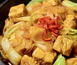 这道白菜焖豆泡巨下饭盛！！豆泡吸满酱汁，清甜可口的做法