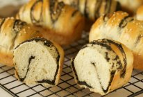 黑芝麻酱面包的做法