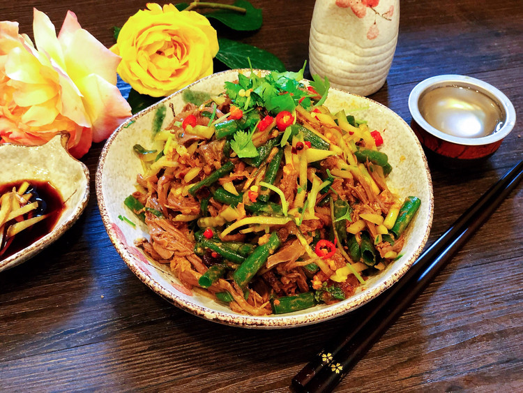 辣拌手撕牛肉的做法